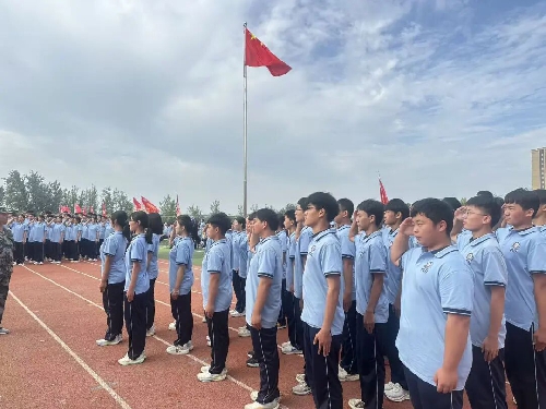 稍息，立正！这是菏泽国开中学军训高燃瞬间！